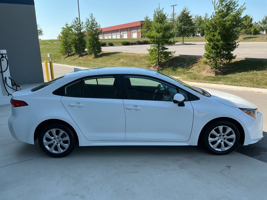 Used 2026 Toyota Corolla LE FWD image 10