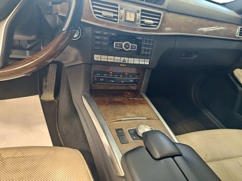 Used 2014 Mercedes-Benz E 350 Sedan image 11
