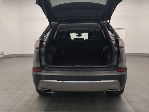 Used 2019 Jeep Cherokee Limited image 29