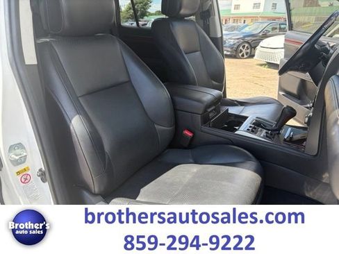 Used 2017 Lexus GX 460 Luxury AWD/4WD image 39