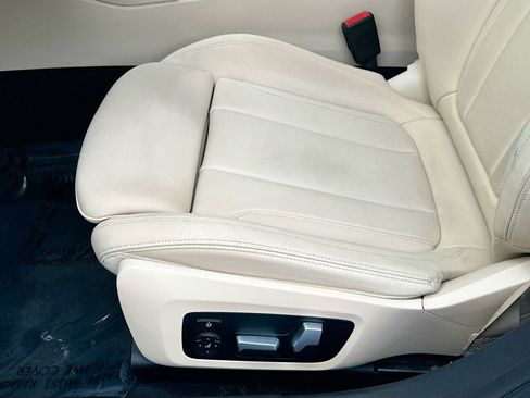 Used 2021 BMW 330i 330i w/ Convenience Package image 19