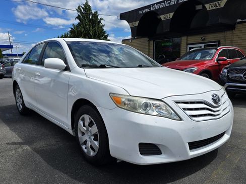 Used 2010 Toyota Camry LE FWD image 32