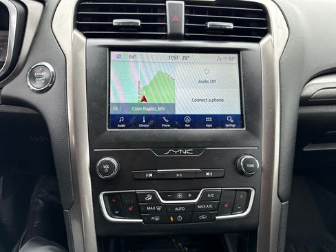 Used 2019 Ford Fusion SE AWD/4WD image 13