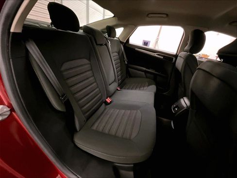 Used 2018 Ford Fusion SE w/ Fusion SE Technology Package FWD image 26