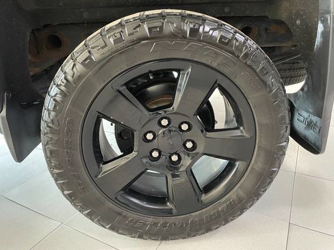 Used 2017 GMC Sierra 1500 SLE image 12