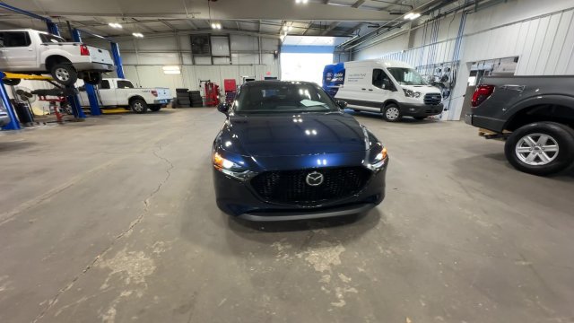 Used 2023 MAZDA MAZDA3 s FWD image 3