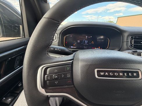 Used 2022 Jeep Wagoneer Series I w/ Convenience Group I AWD/4WD image 25