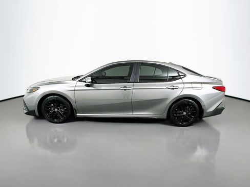 Used 2025 Toyota Camry SE w/ Convenience Package FWD image 8