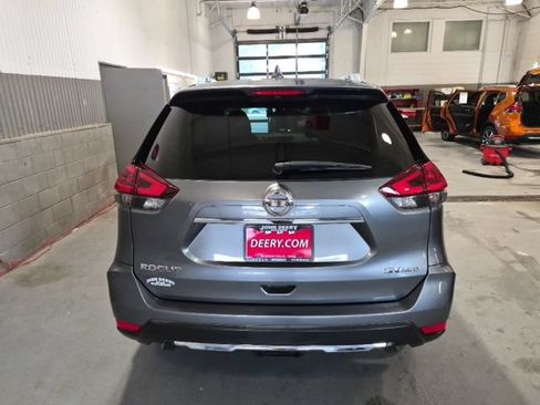 Used 2018 Nissan Rogue SV w/ Premium Package AWD/4WD image 4