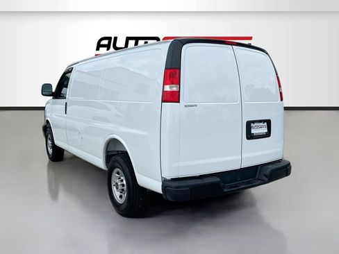 Used 2025 GMC Savana 2500 w/ Driver Convenience Package RWD image 5