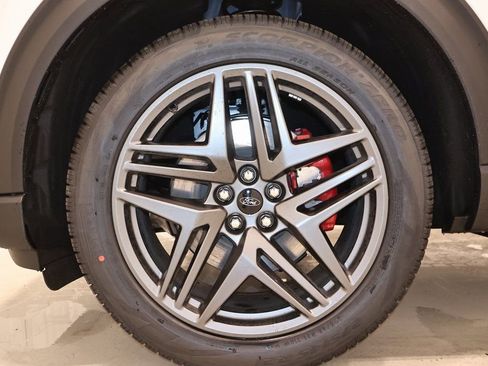 New 2026 Ford Explorer ST-Line w/ ST-Line Street Pack image 37