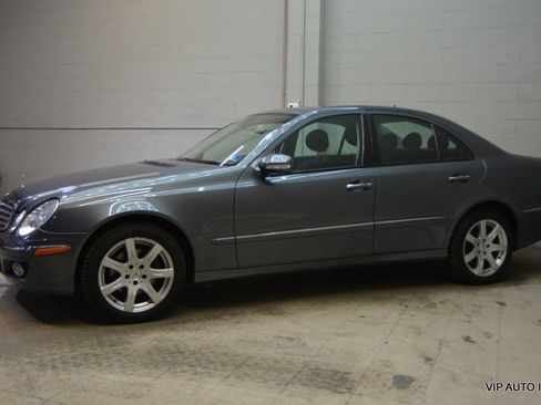 Used 2007 Mercedes-Benz E 350 4MATIC Sedan image 31