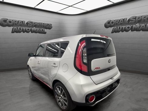 Used 2018 Kia Soul ! w/ Tech Package FWD image 3