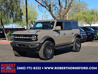 New 2025 Ford Bronco Outer Banks w/ Sasquatch Package