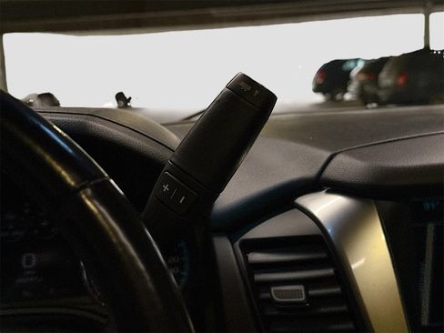 Used 2019 Chevrolet Tahoe Premier image 17