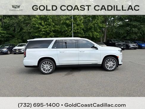 Used 2021 Cadillac Escalade ESV Premium Luxury w/ Driver Assist Tech Package AWD/4WD image 4