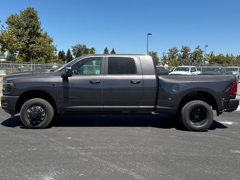 New 2026 RAM 3500 Laramie AWD/4WD image 6