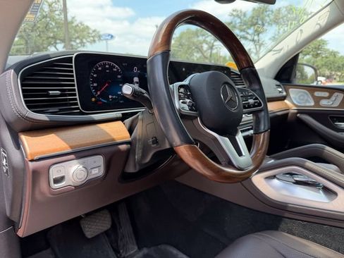 Used 2021 Mercedes-Benz GLS 450 4MATIC image 8