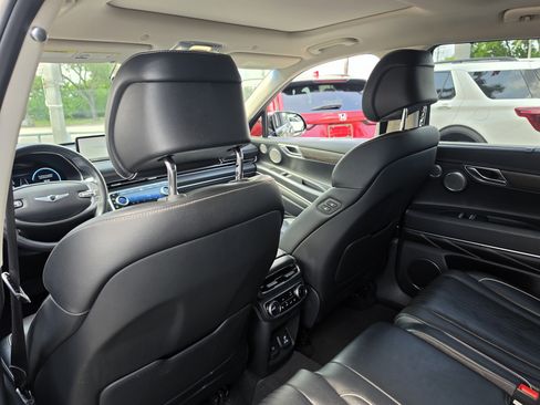 Used 2022 Genesis GV80 2.5T w/ Prestige Package 04 AWD/4WD image 12