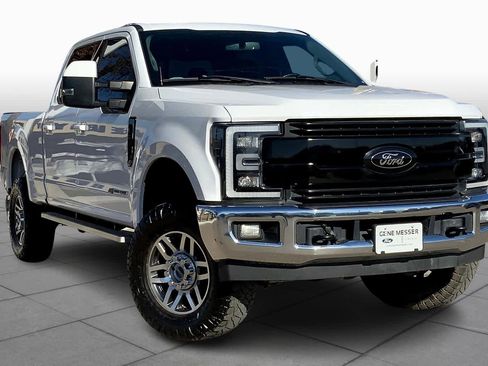 Used 2019 Ford F250 Lariat w/ Lariat Value Package image 2