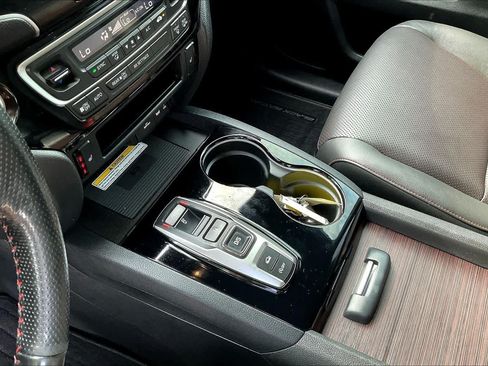 Used 2022 Honda Ridgeline Black Edition image 17