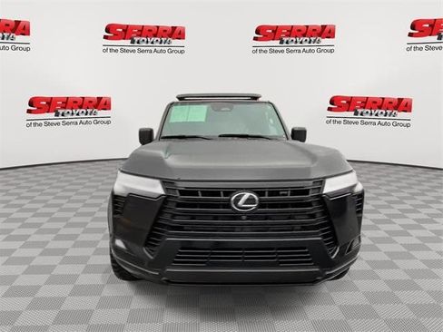 Used 2024 Lexus GX 550 image 4