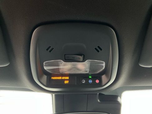 Used 2025 Buick Envista Sport Touring image 16