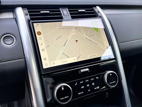 New 2026 Land Rover Discovery Dynamic SE image 8