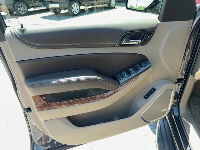 Used 2018 Chevrolet Suburban Premier AWD/4WD image 17