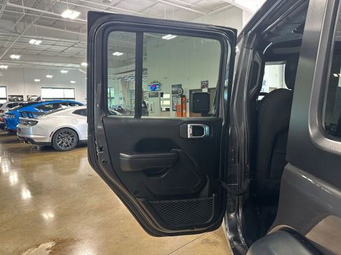 Used 2020 Jeep Wrangler Unlimited Sport image 26