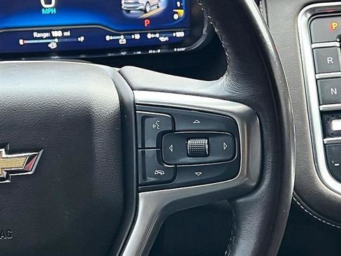 Used 2022 Chevrolet Suburban LT RWD image 25
