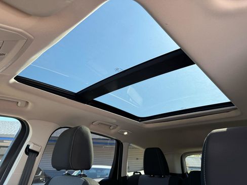 Used 2017 Ford Escape SE image 19