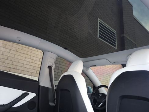 Used 2020 Tesla Model Y Long Range AWD/4WD image 26