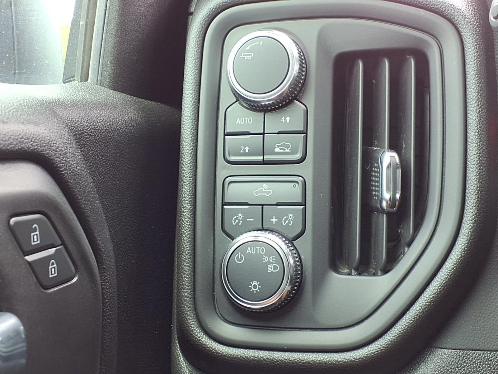 Used 2026 GMC Sierra 1500 Pro w/ Pro Value Package AWD/4WD image 15