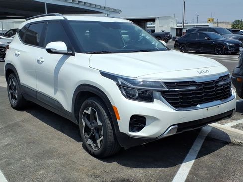 Used 2024 Kia Seltos EX AWD/4WD image 1