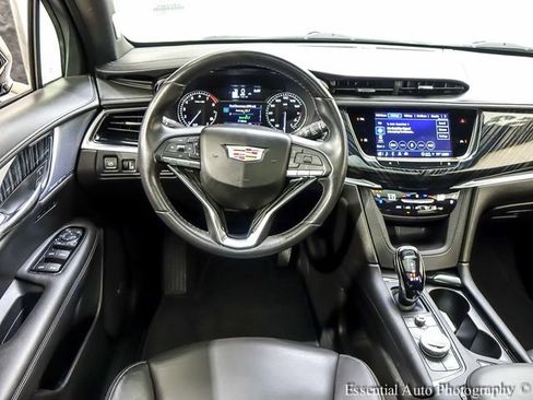Certified 2023 Cadillac XT6 Premium Luxury AWD/4WD image 3