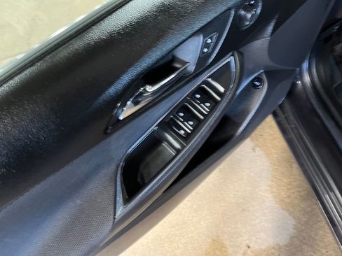 Used 2017 Chevrolet Cruze LT w/ Convenience Package image 13