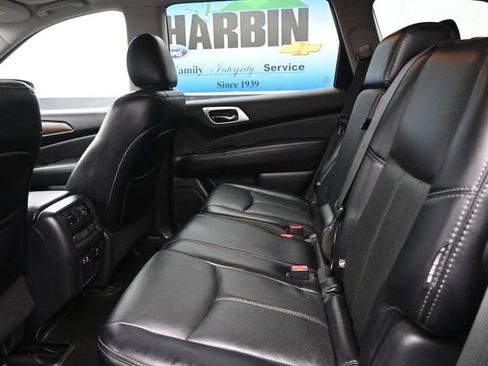 Used 2020 Nissan Pathfinder Platinum image 11