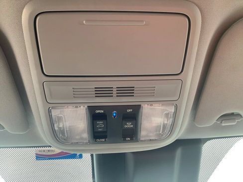Used 2018 Honda Odyssey EX-L image 31