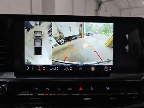 Used 2025 GMC Sierra 1500 Elevation w/ Elevation Premium Package AWD/4WD image 24