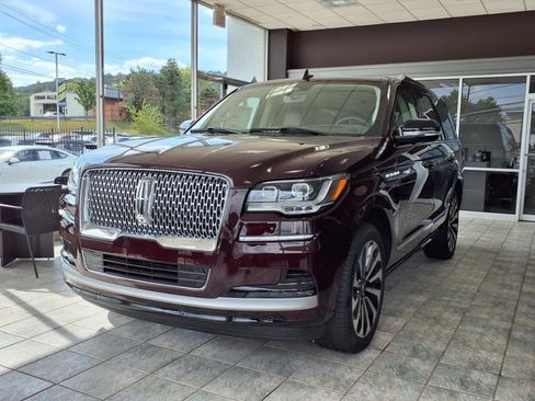 New 2024 Lincoln Navigator Reserve image 3
