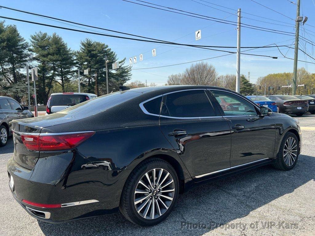 Used 2017 Kia Cadenza Premium FWD image 4