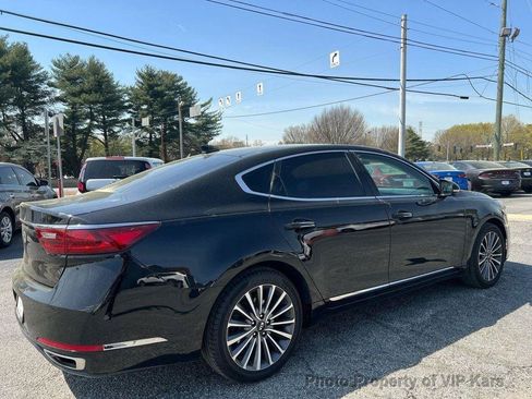 Used 2017 Kia Cadenza Premium FWD image 4