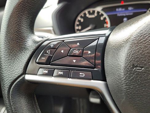 Used 2024 Nissan Altima 2.5 SV image 18