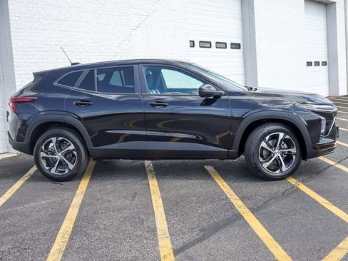 New 2026 Chevrolet Trax RS FWD image 5