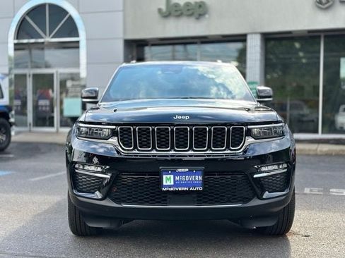 Used 2025 Jeep Grand Cherokee Limited AWD/4WD image 9