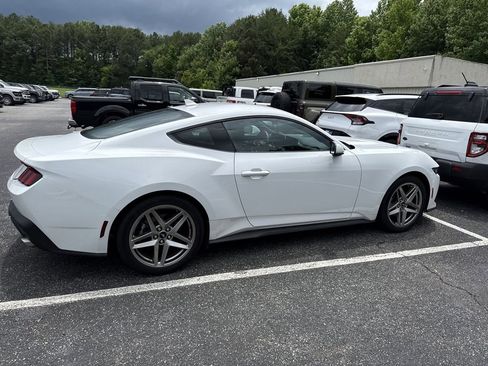 Used 2024 Ford Mustang Coupe RWD image 6