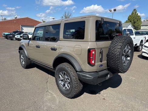 New 2025 Ford Bronco Badlands image 4