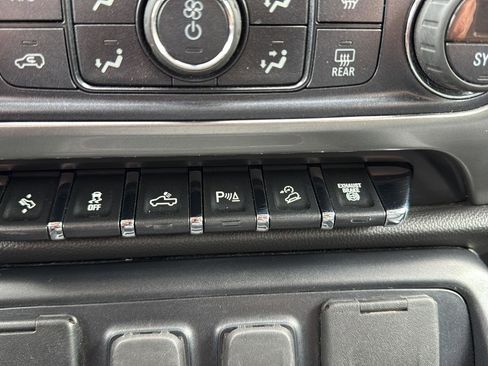 Used 2019 Chevrolet Silverado 2500 LT w/ LT Convenience Package AWD/4WD image 15