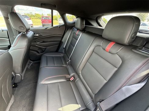 Used 2024 Chevrolet Trax RS w/ Sunroof Package image 23